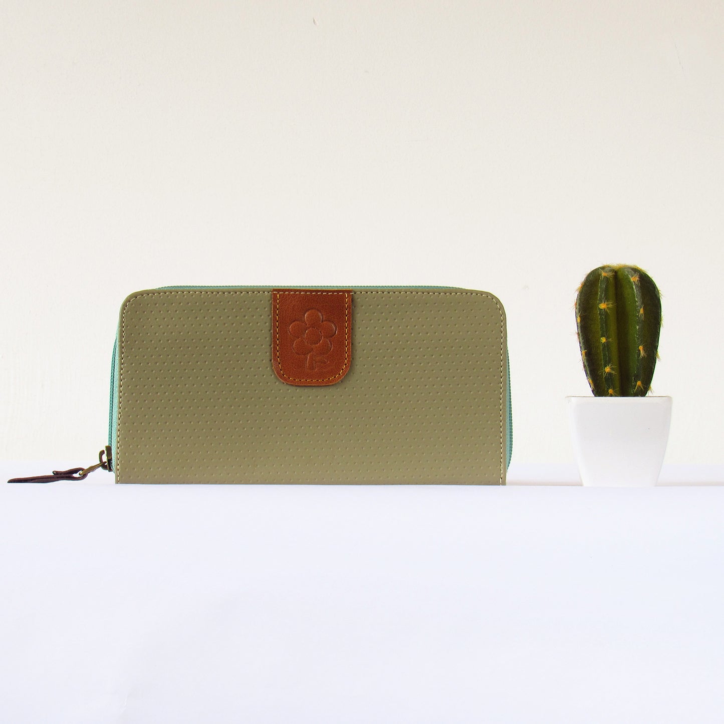 DOTS BILLETERA DOBLE BEIGE - CCS