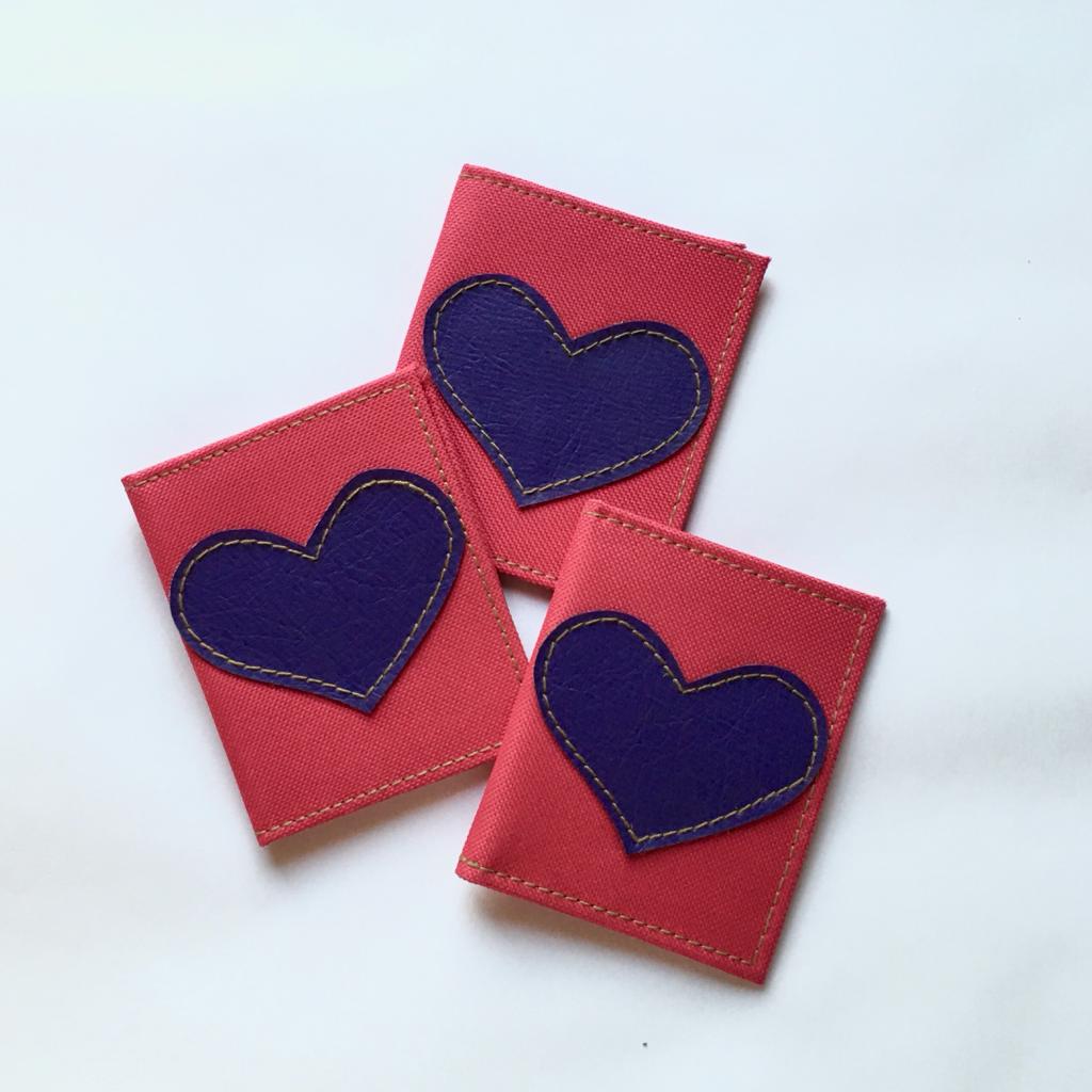 PACK 3  PORTA TARJETAS CORAZON FUCSIA