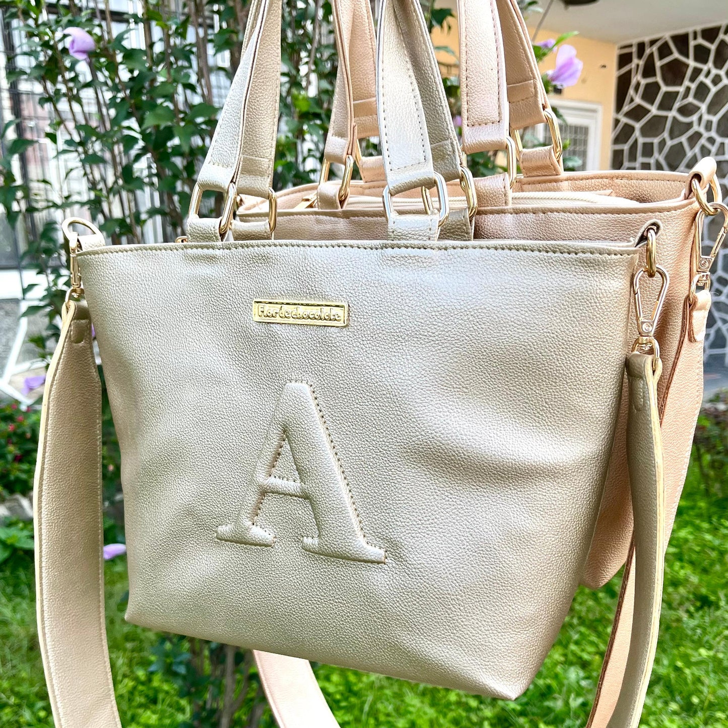TU MESSENGER DORADO - EN STOCK "A"