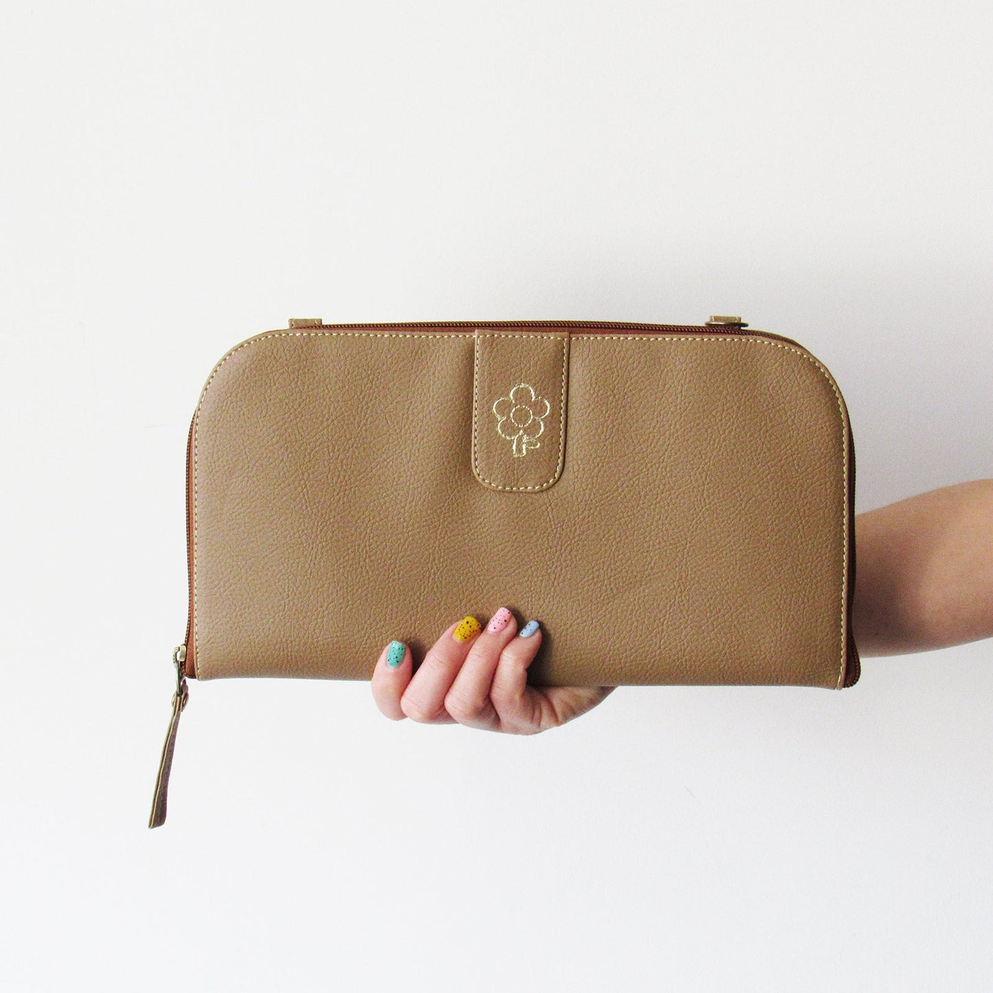 PALETTE CLUTCH & BANDOLERA CARAMELO